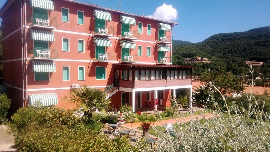 Hotel La Feluca Portoferraio Eksteriør billede